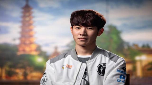 齐达内：里皮改变了我的思维方式；皮耶罗是尤文真正的英雄